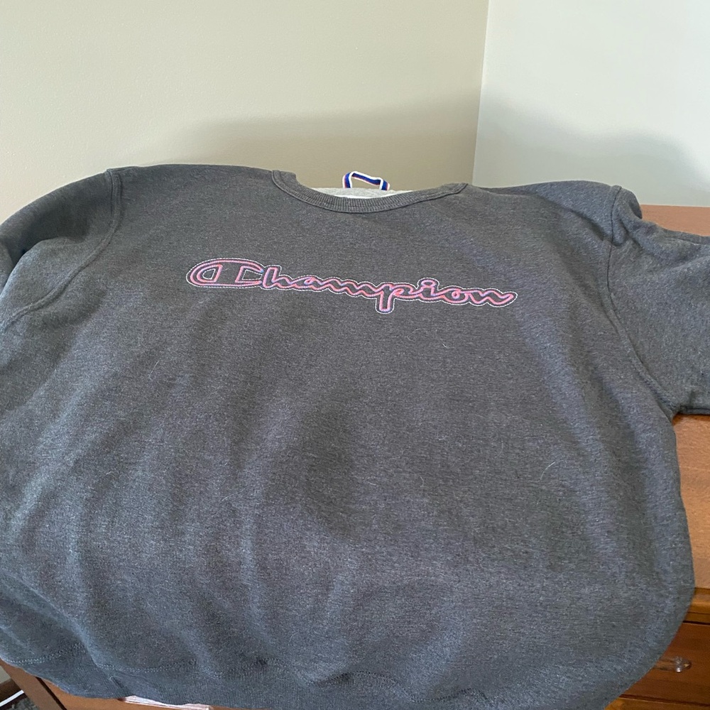 Champion Gray Sweatshirt womens Medium new with tags